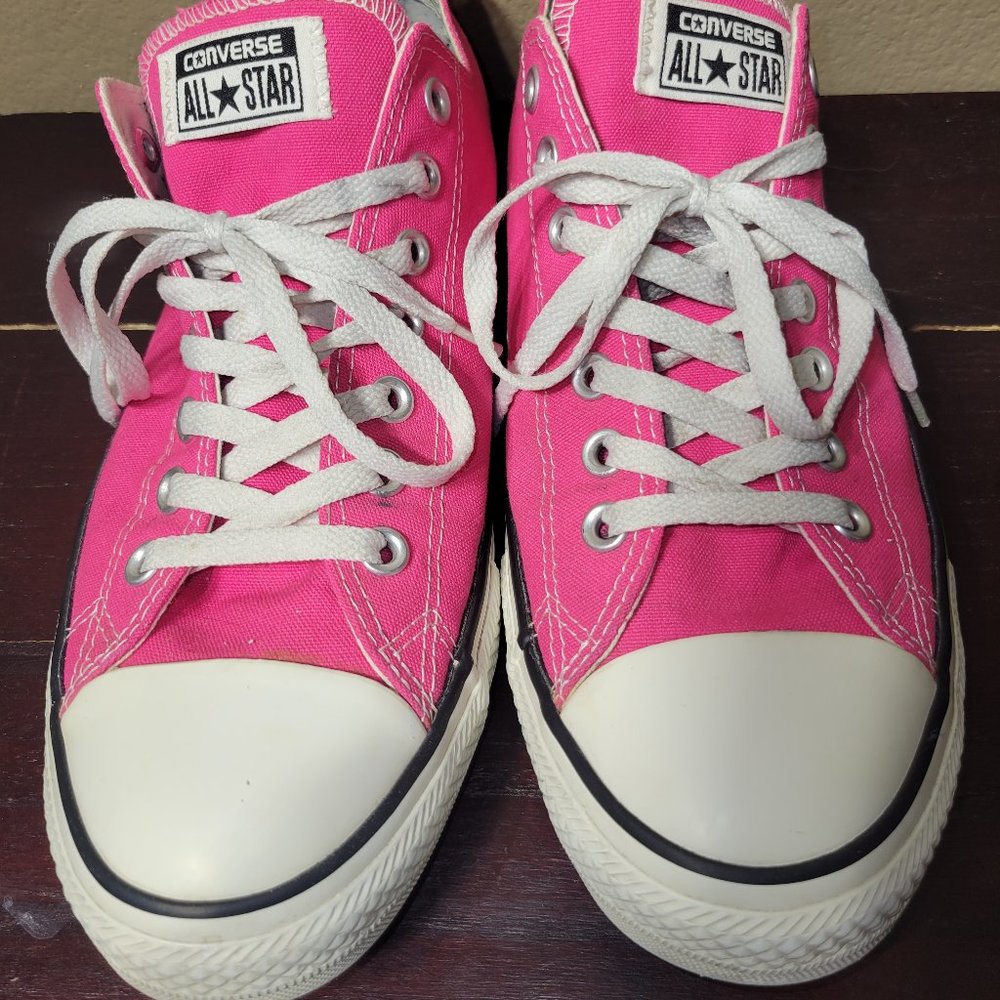 Chuck Taylors - All Stars